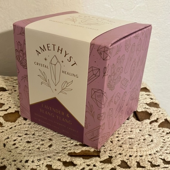 Amethyst candle Crystal Healing lightly scented candle with real crystals New - Picture 5 of 5